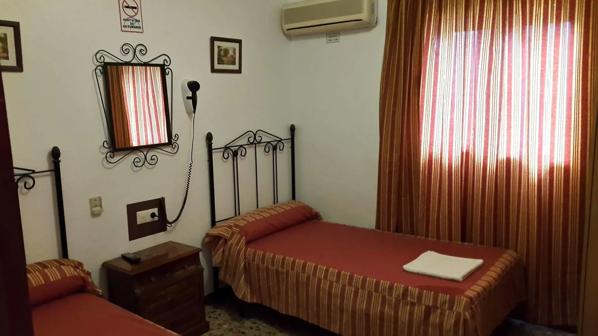 Pension Los Faroles Fuengirola